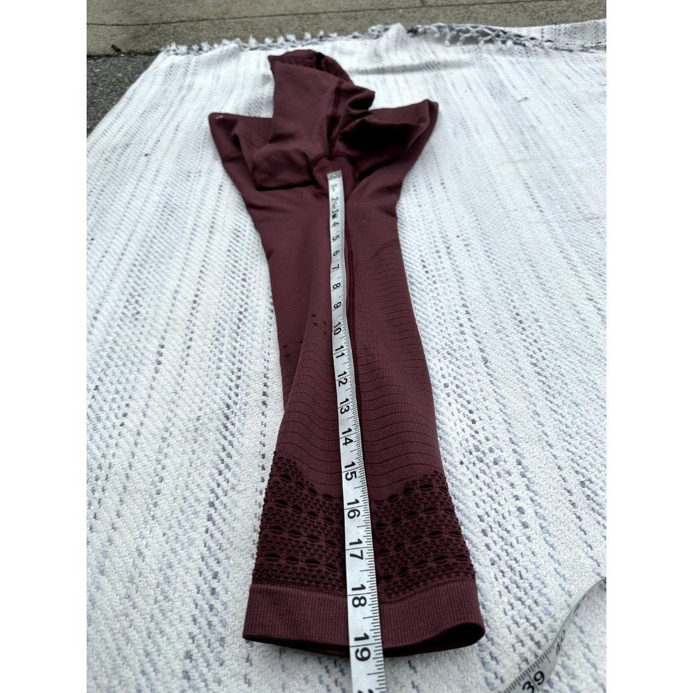 Gymshark Leggings Small Red Energy Crop Eyelet detail Laser Cut Maroon Womens - Picture 11 of 12